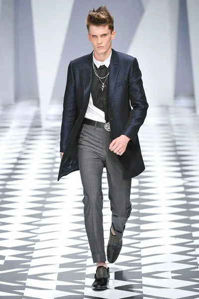Look 5